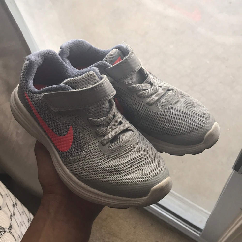 Revolution 3 Kids Nike